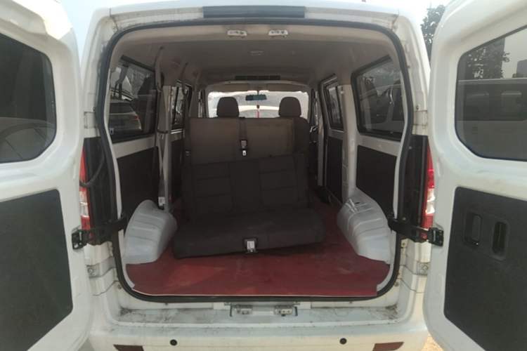 Used CHANGAN KAICHENG Ruixing M60 2023 1.5L GDI Comfort-Class Passenger Vehicle 6/7 Seats Trunk