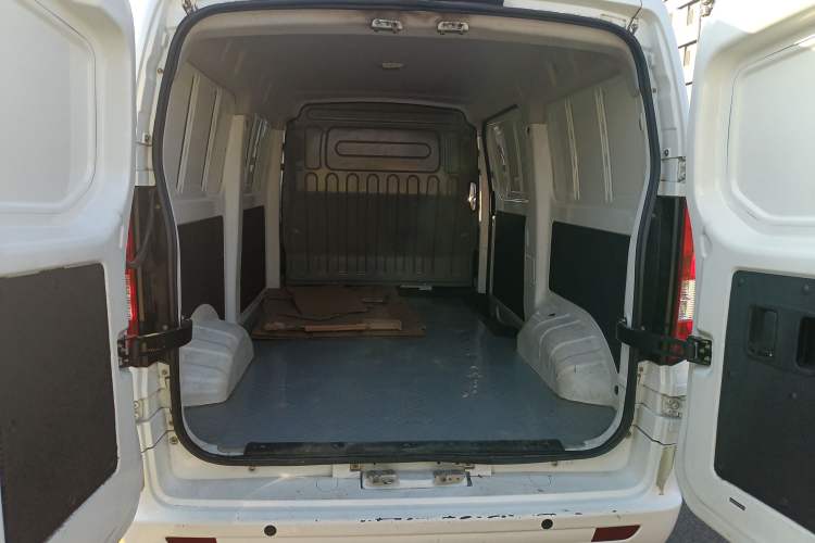 Used CHANGAN KAICHENG Ruixing M60 2023 1.5L GDI Elite Van 2 Seats Trunk