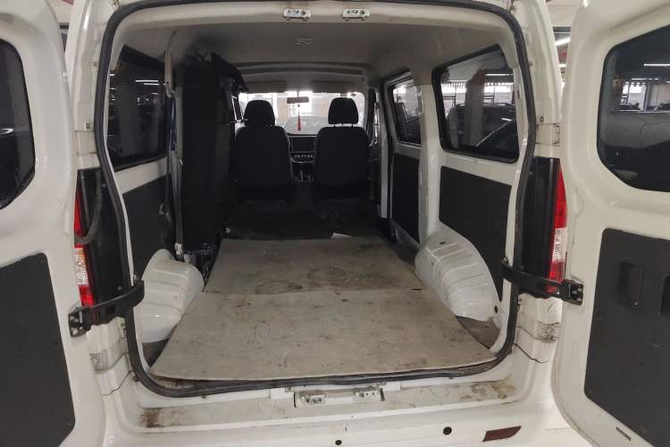Used CHANGAN KAICHENG Ruixing M60 2023 1.5L GDI Comfort-Class Passenger Vehicle 6/7 Seats Trunk