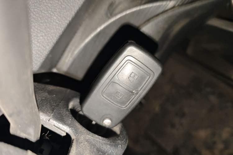 Used CHANGAN KAICHENG Ruixing M60 2023 1.6L CNG Comfort-Grade 6-Seater Passenger Vehicle Vehicle Key