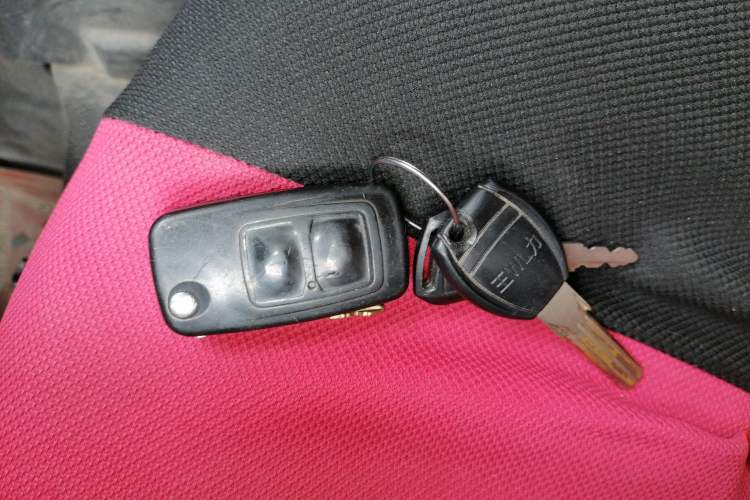 Used CHANGAN KAICHENG Ruixing M60 2023 1.6L CNG Comfort-Grade 6-Seater Passenger Vehicle Vehicle Key