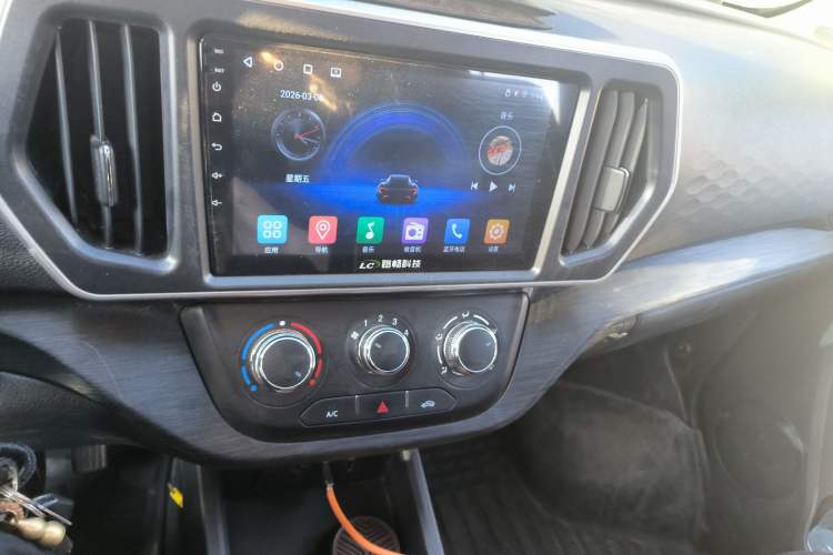 Used CHANGAN KAICHENG Ruixing M60 2025 Model, 1.6L CNG, 120L Gas Cylinder, Comfortable 6-Seater Passenger Van Audio And AC Panel
