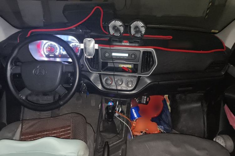 Used CHANGAN KAICHENG Ruixing M60 2025 Model, 1.6L CNG, 120L Gas Cylinder, Comfortable 6-Seater Passenger Van Center Console