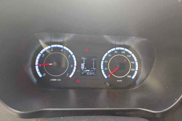 Used CHANGAN KAICHENG Ruixing M60 2025 Model, 1.6L CNG, 120L Gas Cylinder, Comfortable 6-Seater Passenger Van Instrument Cluster