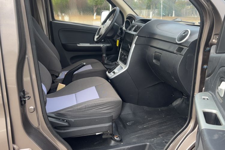 Used CHANGAN KAICHENG Ruixing M70 2018 1.5L Comfort Version Flat-Top Bi-Door DAM15DL Interior 2