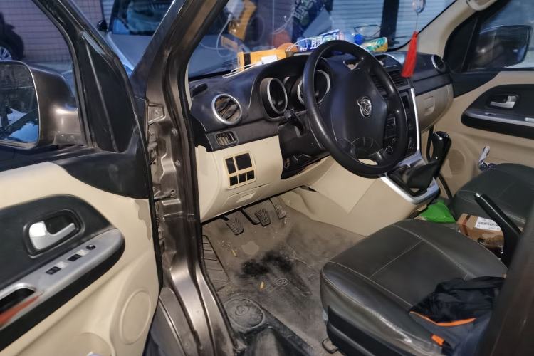 Used CHANGAN KAICHENG Ruixing M70 2017 1.5L Comfort Edition 6-Seater Liftback Door DAM15DL Driver Seat