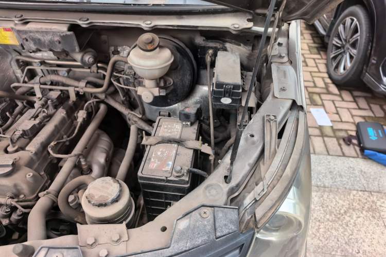 Used CHANGAN KAICHENG Ruixing M70 2017 1.5L Comfort-Style Liftback Door DAM15DL Engine Bay Left