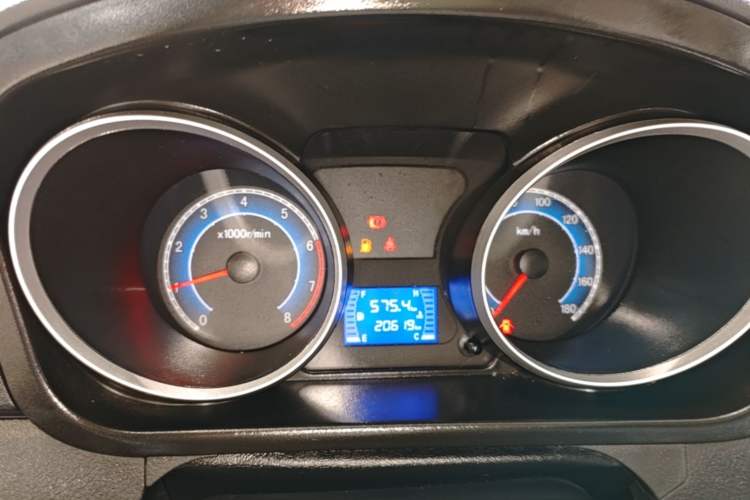 Used CHANGAN KAICHENG Ruixing M70 2017 1.5L Comfort Edition 6-Seater Liftback Door DAM15DL Instrument Cluster