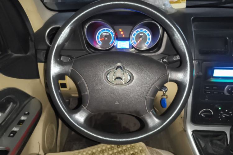 Used CHANGAN KAICHENG Ruixing M70 2017 1.5L Comfort-Style Liftback Door DAM15DL Steering Wheel