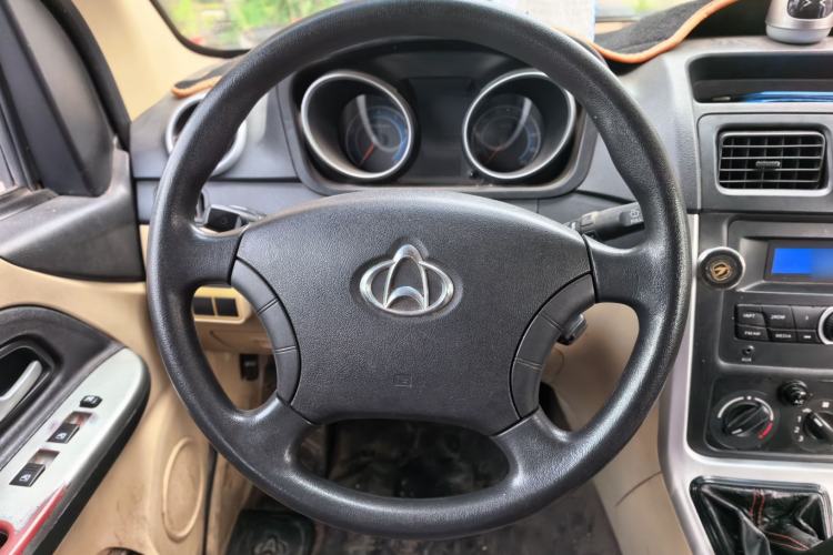 Used CHANGAN KAICHENG Ruixing M70 2017 1.5L Comfort-Style Liftback Door DAM15DL Steering Wheel