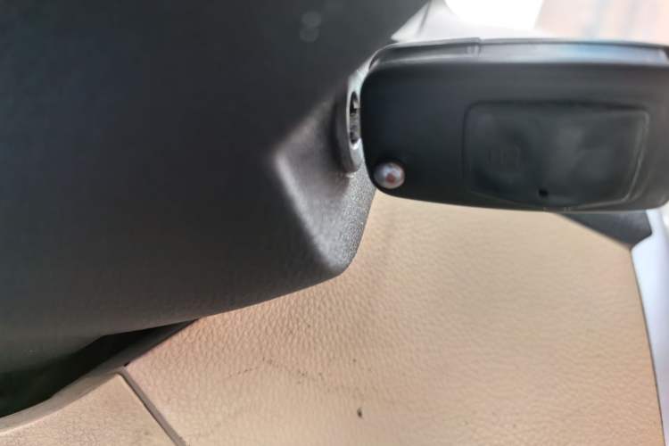 Used CHANGAN KAICHENG Ruixing M70 2017 1.5L Comfort-Style Liftback Door DAM15DL Vehicle Key