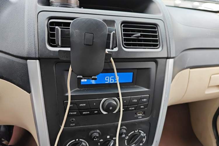 Used CHANGAN KAICHENG Ruixing M70 2017 1.5L Comfort-Style Liftback Door DAM15DL Audio And AC Panel