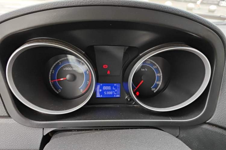 Used CHANGAN KAICHENG Ruixing M70 2017 1.5L Comfort-Style Liftback Door DAM15DL Instrument Cluster