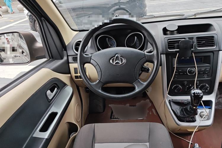 Used CHANGAN KAICHENG Ruixing M70 2017 1.5L Comfort-Style Liftback Door DAM15DL Steering Wheel