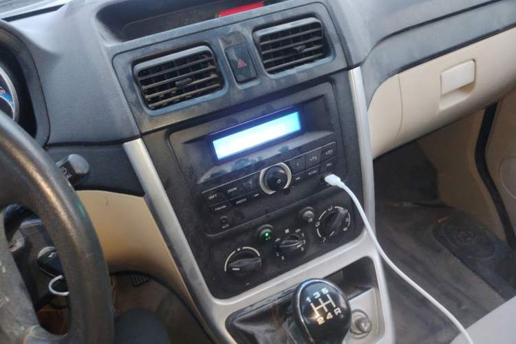 Used CHANGAN KAICHENG Ruixing M70 2017 1.5L Comfort Edition 6-Seater Liftback Door DAM15DL Audio And AC Panel