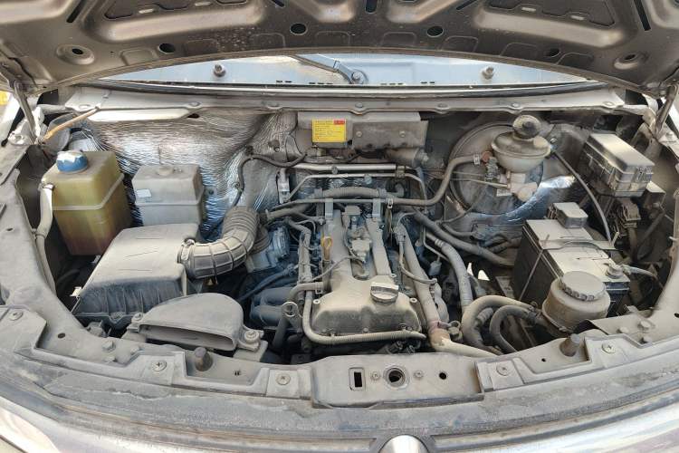 Used CHANGAN KAICHENG Ruixing M70 2017 1.5L Comfort-Style Liftback Door DAM15DL Engine Bay
