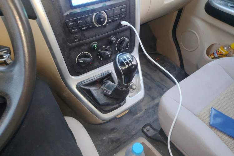 Used CHANGAN KAICHENG Ruixing M70 2017 1.5L Comfort Edition 6-Seater Liftback Door DAM15DL Gear Lever