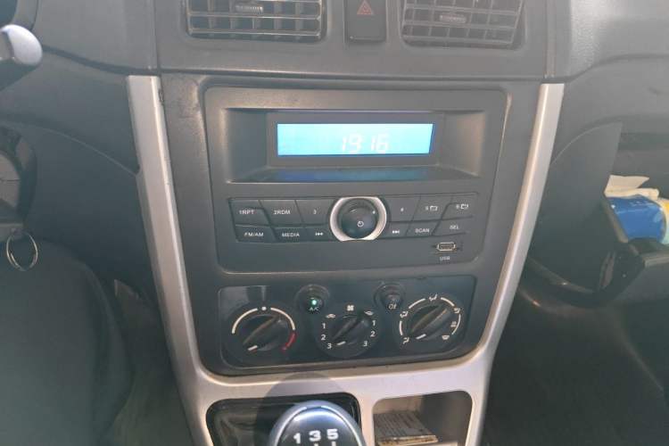 Used CHANGAN KAICHENG Ruixing M70 2017 1.5L Comfort-Style Liftback Door DAM15DL Audio And AC Panel
