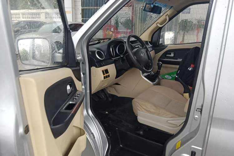 Used CHANGAN KAICHENG Ruixing M70 2017 1.5L Comfort-Grade 7-Seater Liftback DAM15DL Driver Seat