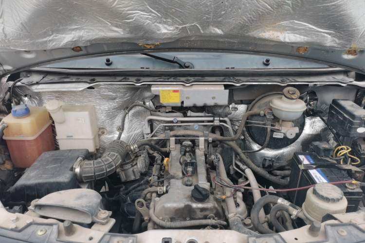 Used CHANGAN KAICHENG Ruixing M70 2017 1.5L Comfort-Style Liftback Door DAM15DL Engine Bay