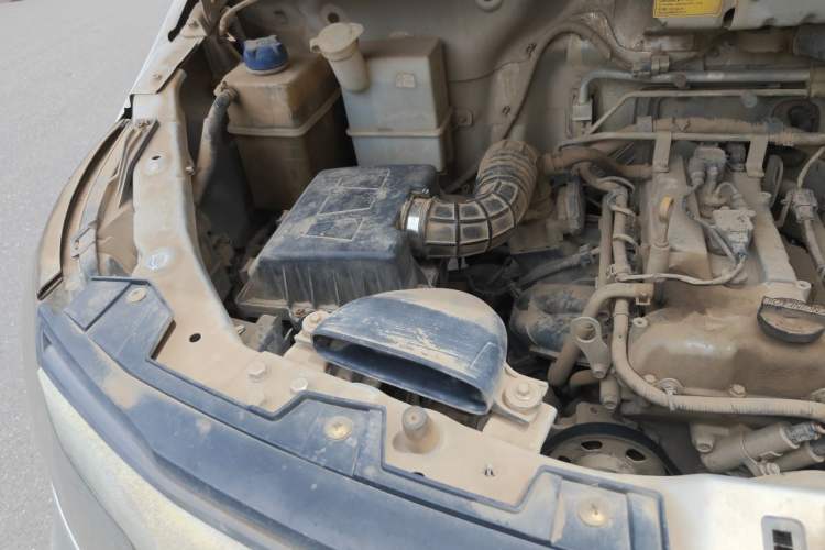 Used CHANGAN KAICHENG Ruixing M70 2017 1.5L Comfort-Grade 7-Seater Liftback DAM15DL Engine Bay Right