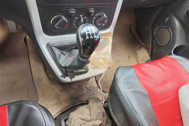 Used CHANGAN KAICHENG Ruixing M70 2017 1.5L Comfort-Grade 7-Seater Liftback DAM15DL Gear Lever