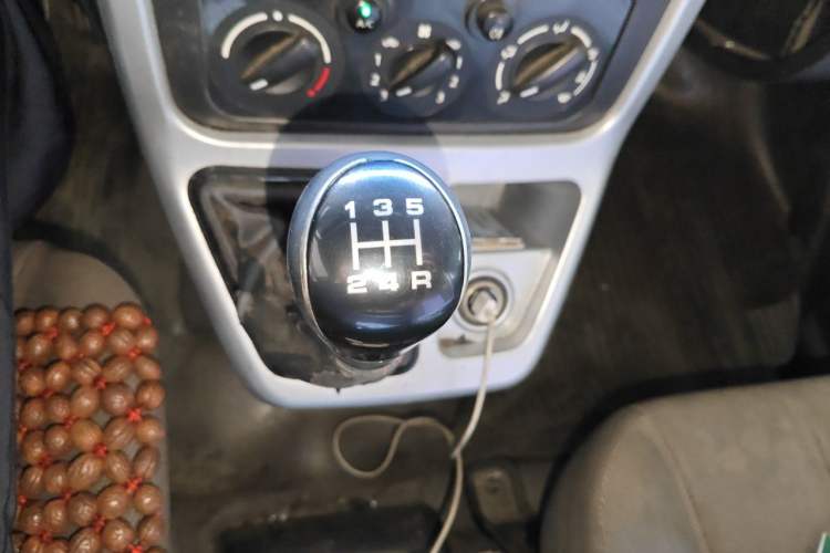 Used CHANGAN KAICHENG Ruixing M70 2017 1.5L Comfort-Style Liftback Door DAM15DL Gear Lever
