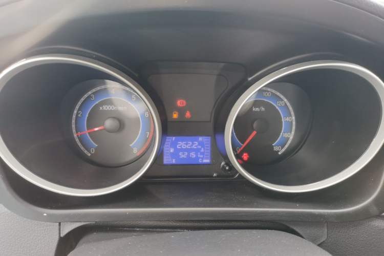 Used CHANGAN KAICHENG Ruixing M70 2017 1.5L Comfort-Style Liftback Door DAM15DL Instrument Cluster