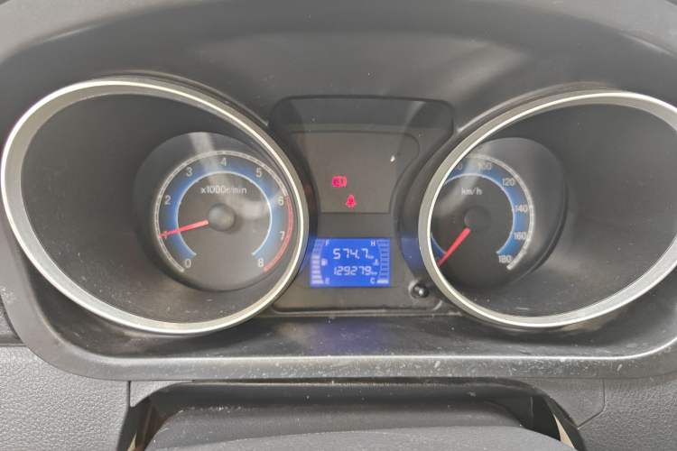 Used CHANGAN KAICHENG Ruixing M70 2017 1.5L Comfort-Style Liftback Door DAM15DL Instrument Cluster