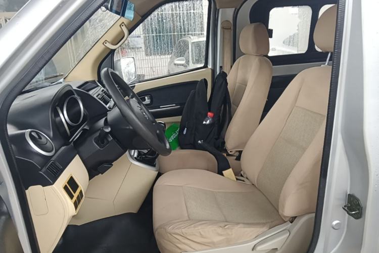 Used CHANGAN KAICHENG Ruixing M70 2017 1.5L Comfort-Grade 7-Seater Liftback DAM15DL Left Front Seat