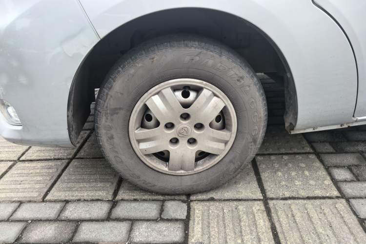 Used CHANGAN KAICHENG Ruixing M70 2017 1.5L Comfort-Grade 7-Seater Liftback DAM15DL Left Front Wheel Hub
