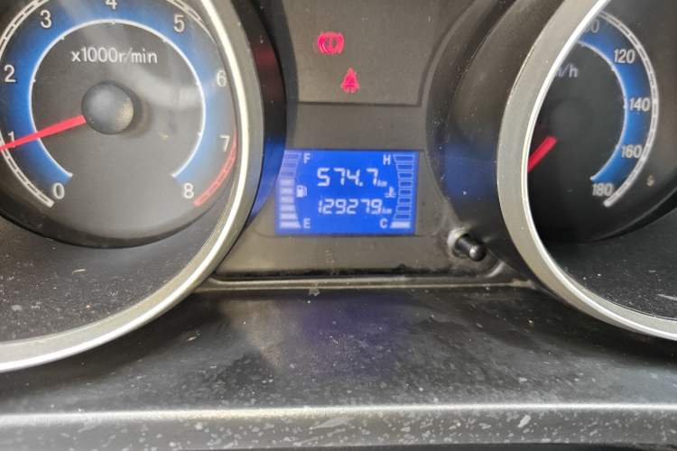 Used CHANGAN KAICHENG Ruixing M70 2017 1.5L Comfort-Style Liftback Door DAM15DL Odometer Close Up
