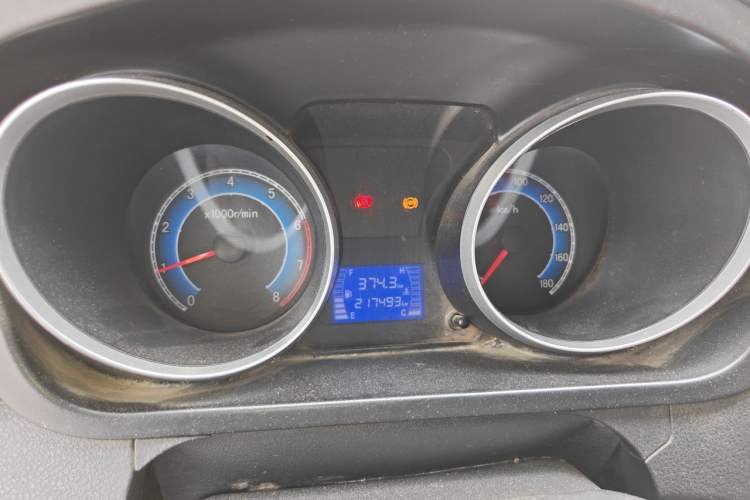 Used CHANGAN KAICHENG Ruixing M70 2017 1.5L Comfort-Grade 7-Seater Liftback DAM15DL Odometer Close Up