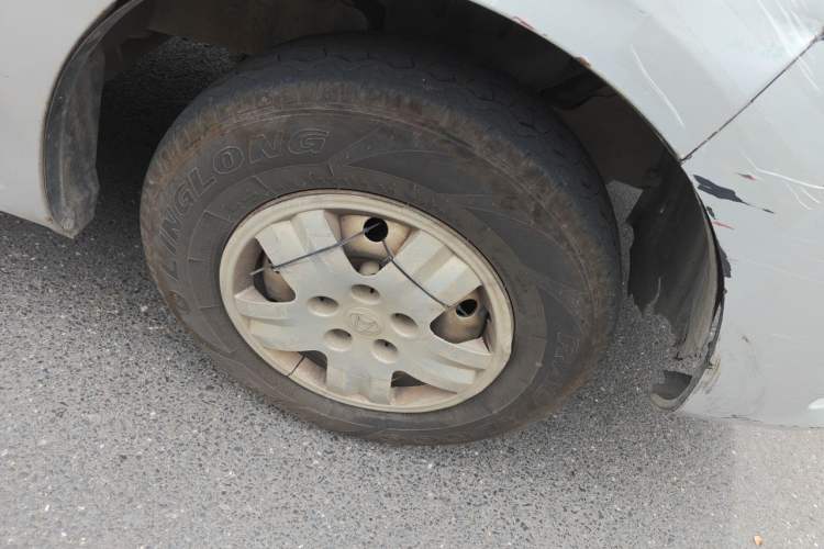 Used CHANGAN KAICHENG Ruixing M70 2017 1.5L Comfort-Grade 7-Seater Liftback DAM15DL Right Front Wheel Hub