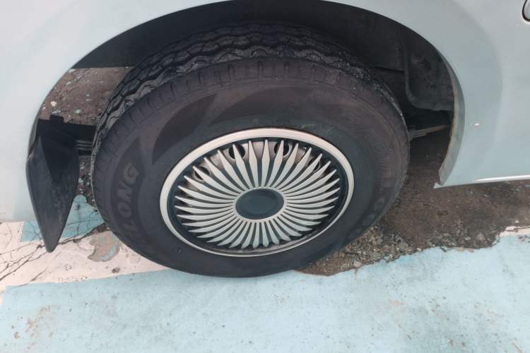 Used CHANGAN KAICHENG Ruixing M70 2017 1.5L Comfort-Style Liftback Door DAM15DL Right Rear Wheel Hub