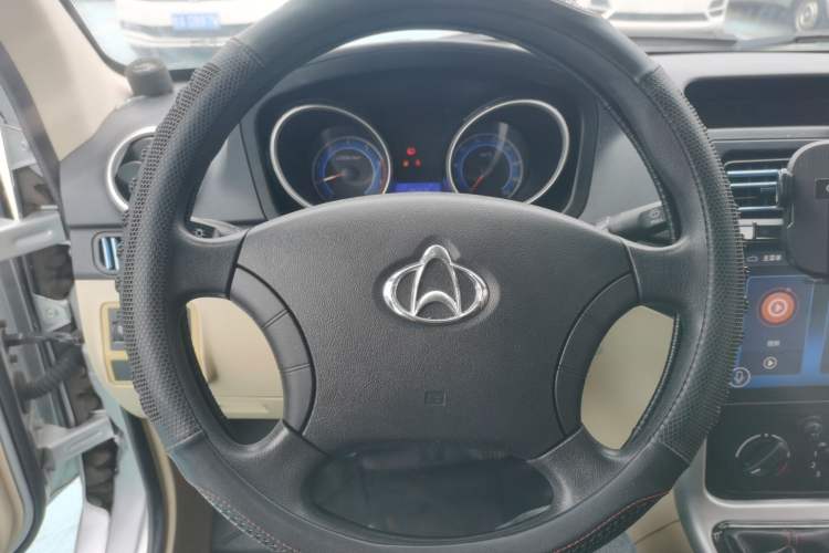 Used CHANGAN KAICHENG Ruixing M70 2017 1.5L Comfort-Style Liftback Door DAM15DL Steering Wheel