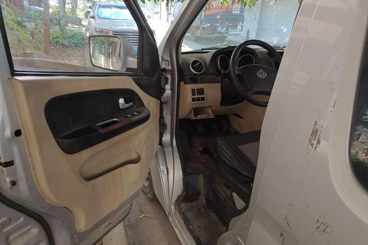 Used CHANGAN KAICHENG Ruixing M70 2017 1.5L Comfort Edition 6-Seater Liftback Door DAM15DL Driver Seat