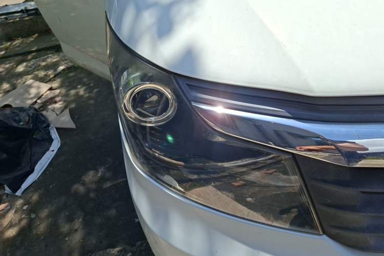 Used CHANGAN KAICHENG Ruixing M70 2017 1.5L Comfort Edition 6-Seater Liftback Door DAM15DL Right Front Headlight