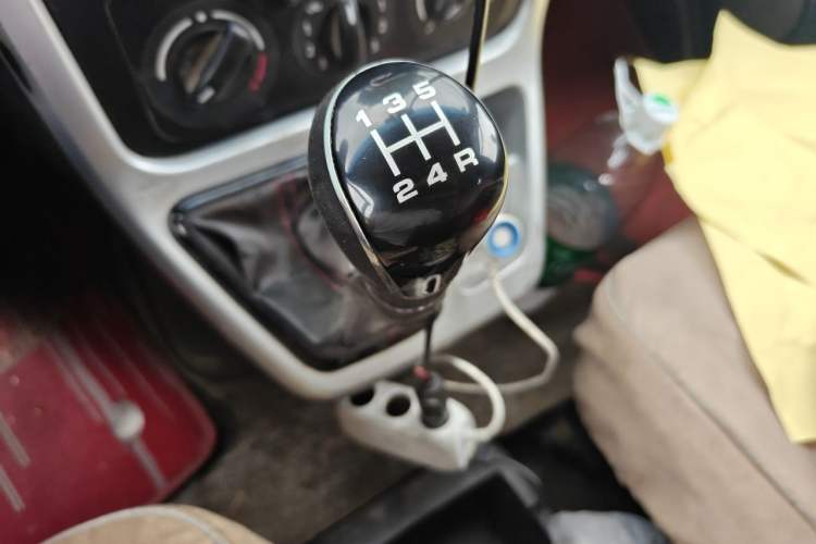 Used CHANGAN KAICHENG Ruixing M70 2018 1.5L Comfort Model Flat-Top Hatchback DAM15DL Gear Lever