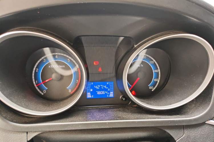 Used CHANGAN KAICHENG Ruixing M70 2018 1.5L Comfort Model Flat-Top Hatchback DAM15DL Instrument Cluster