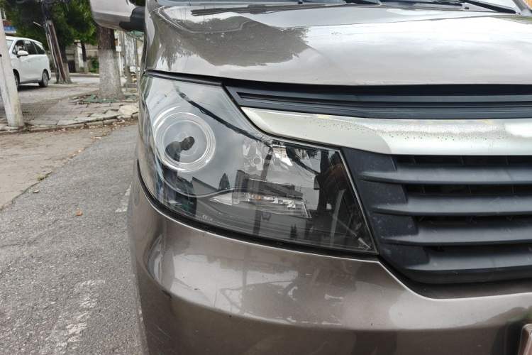 Used CHANGAN KAICHENG Ruixing M70 2018 1.5L Comfort Model Flat-Top Hatchback DAM15DL Right Front Headlight