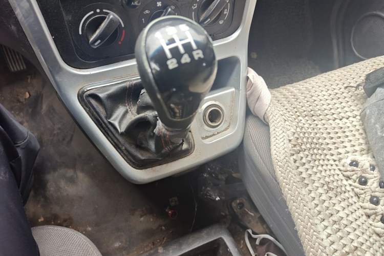 Used CHANGAN KAICHENG Ruixing M70 2018 1.5L Comfort Model Flat-Top Hatchback DAM15DL Gear Lever