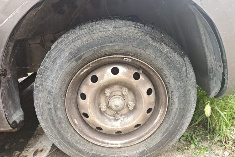 Used CHANGAN KAICHENG Ruixing M70 2018 1.5L Comfort Model Flat-Top Hatchback DAM15DL Right Front Wheel Hub