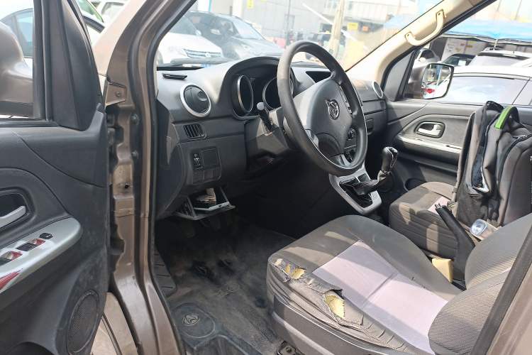 Used CHANGAN KAICHENG Ruixing M70 2018 1.5L Comfort Version Flat-Top Bi-Door DAM15DL Driver Seat