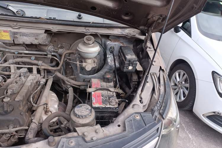 Used CHANGAN KAICHENG Ruixing M70 2018 1.5L Comfort Version Flat-Top Bi-Door DAM15DL Engine Bay Left