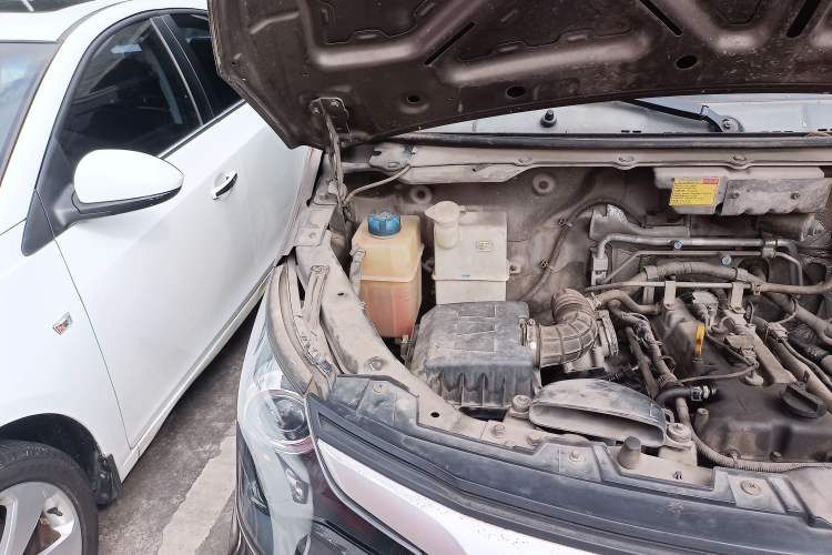 Used CHANGAN KAICHENG Ruixing M70 2018 1.5L Comfort Version Flat-Top Bi-Door DAM15DL Engine Bay Right