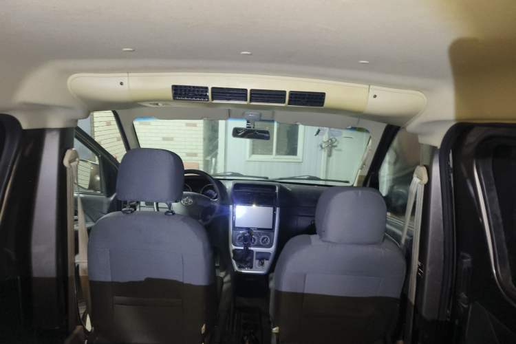 Used CHANGAN KAICHENG Ruixing M70 2018 1.5L Comfort Version Flat-Top Bi-Door DAM15DL Headliner