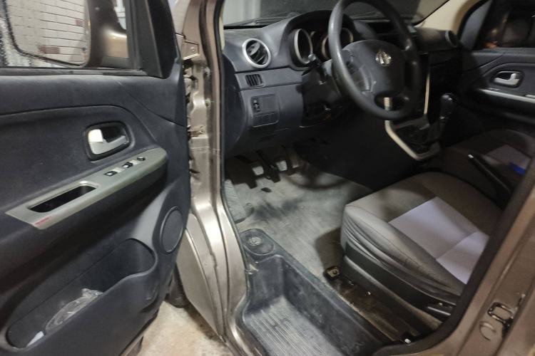 Used CHANGAN KAICHENG Ruixing M70 2018 1.5L Comfort Version Flat-Top Bi-Door DAM15DL Interior 3