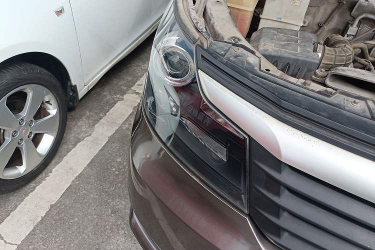 Used CHANGAN KAICHENG Ruixing M70 2018 1.5L Comfort Version Flat-Top Bi-Door DAM15DL Right Front Headlight