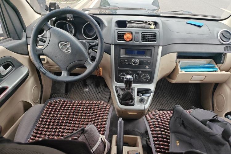 Used CHANGAN KAICHENG Ruixing M70 2018 1.5L Comfort Version Flat-Top Bi-Door DAM15DL Center Console